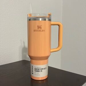 Stanley Peach Bellini Quencher H2.0 Tumbler
